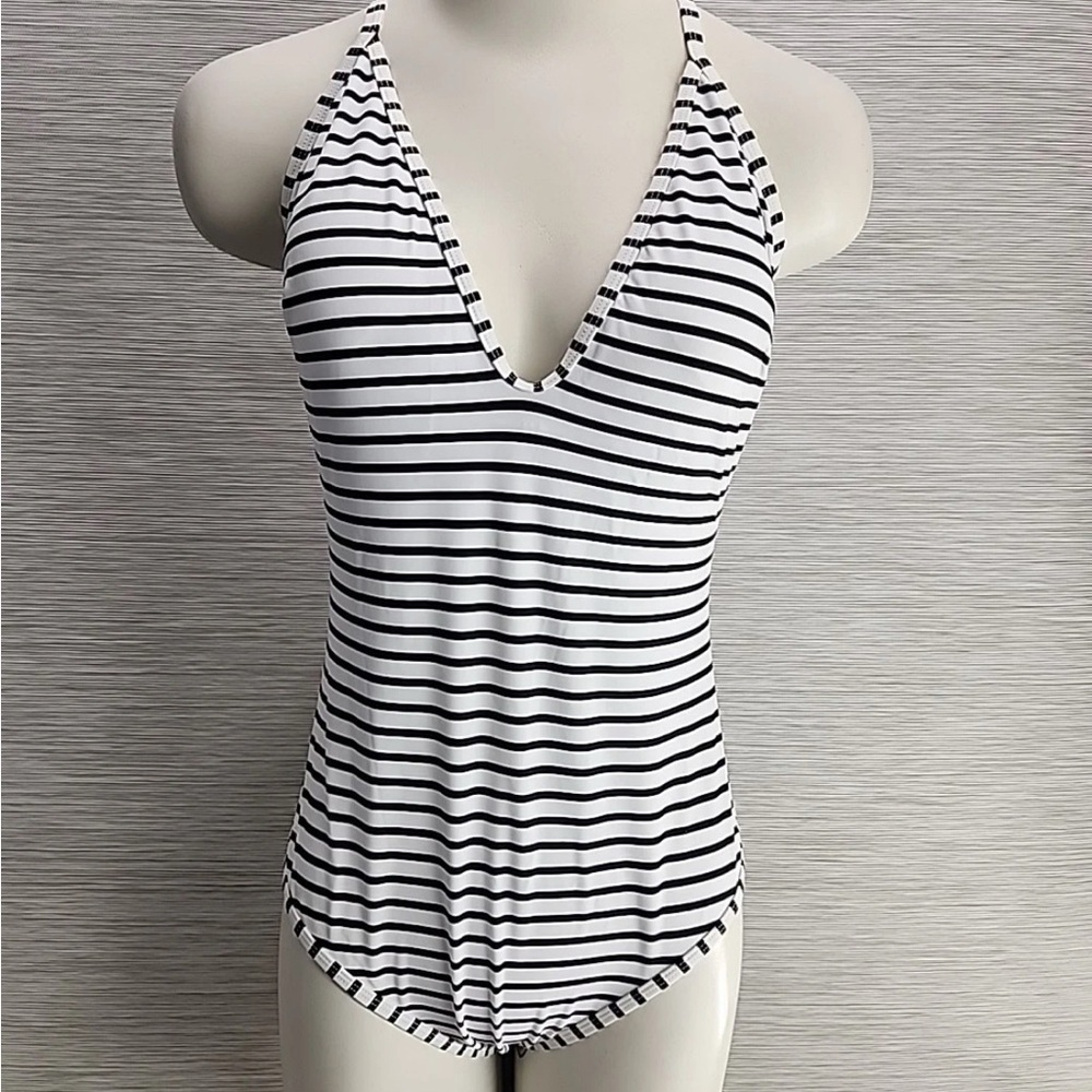 Cupshe Black and White Striped One Piece Swimsuit